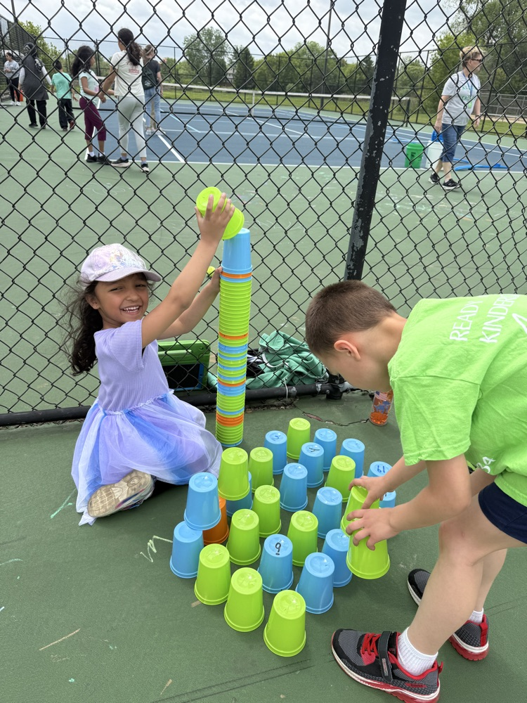 Students on field day. 