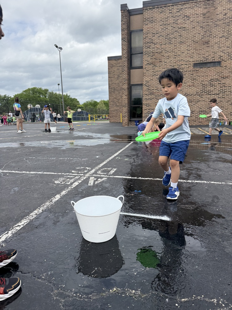Students on field day. 