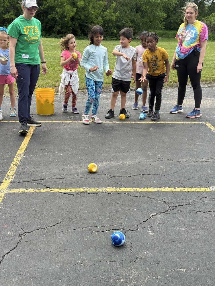 Students on field day. 