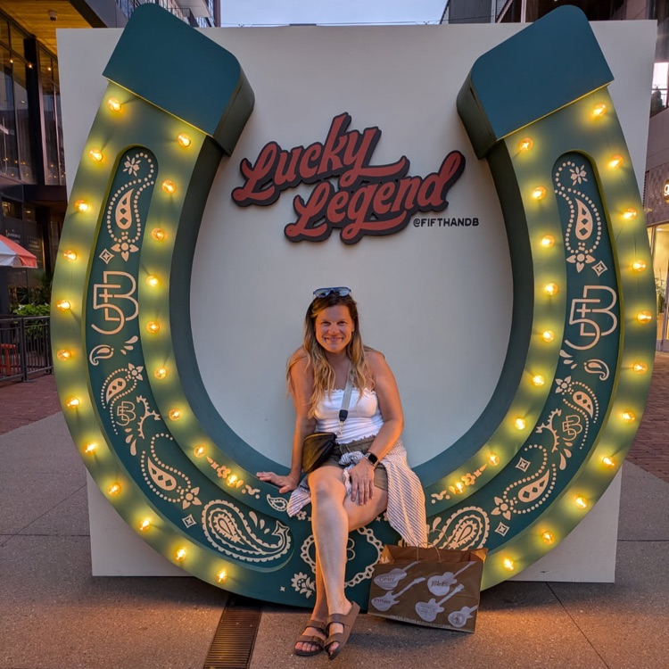 sitting in horseshoe