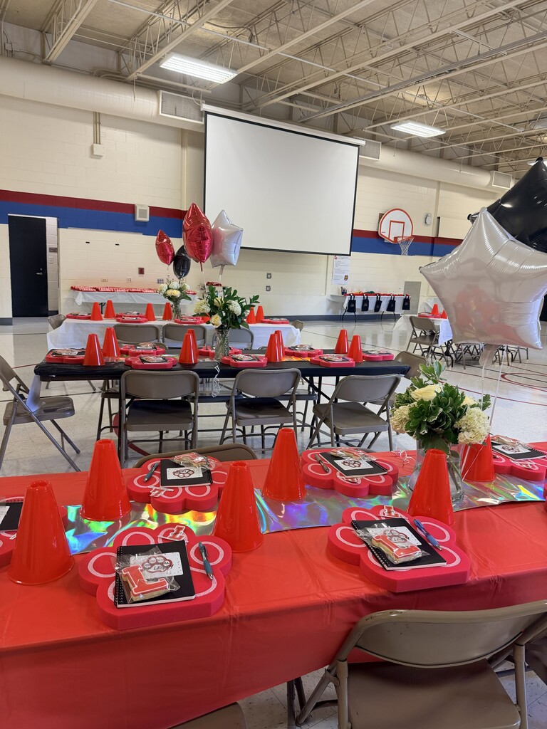 Teacher table set up