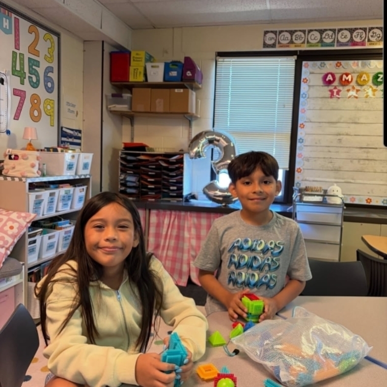 kids working together with blocks