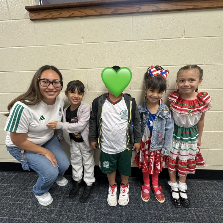 Mrs. Gonzalez and her class dressed up for Mexican Independence Day.