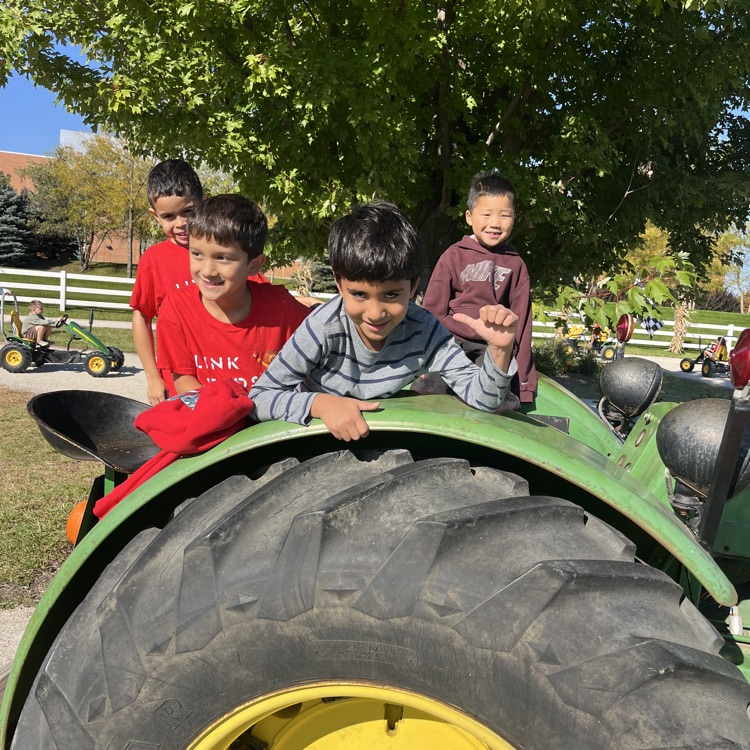 2nd grade classes at Tom’s Farm