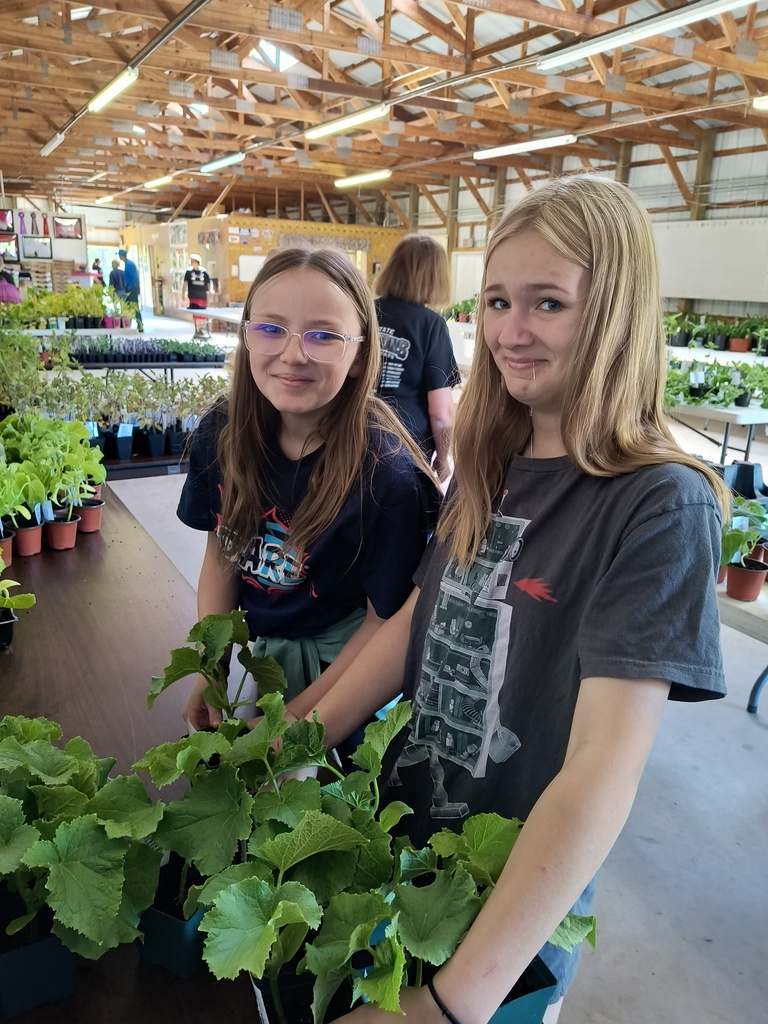 Florence 6th Grade Students getting ready for plant sale