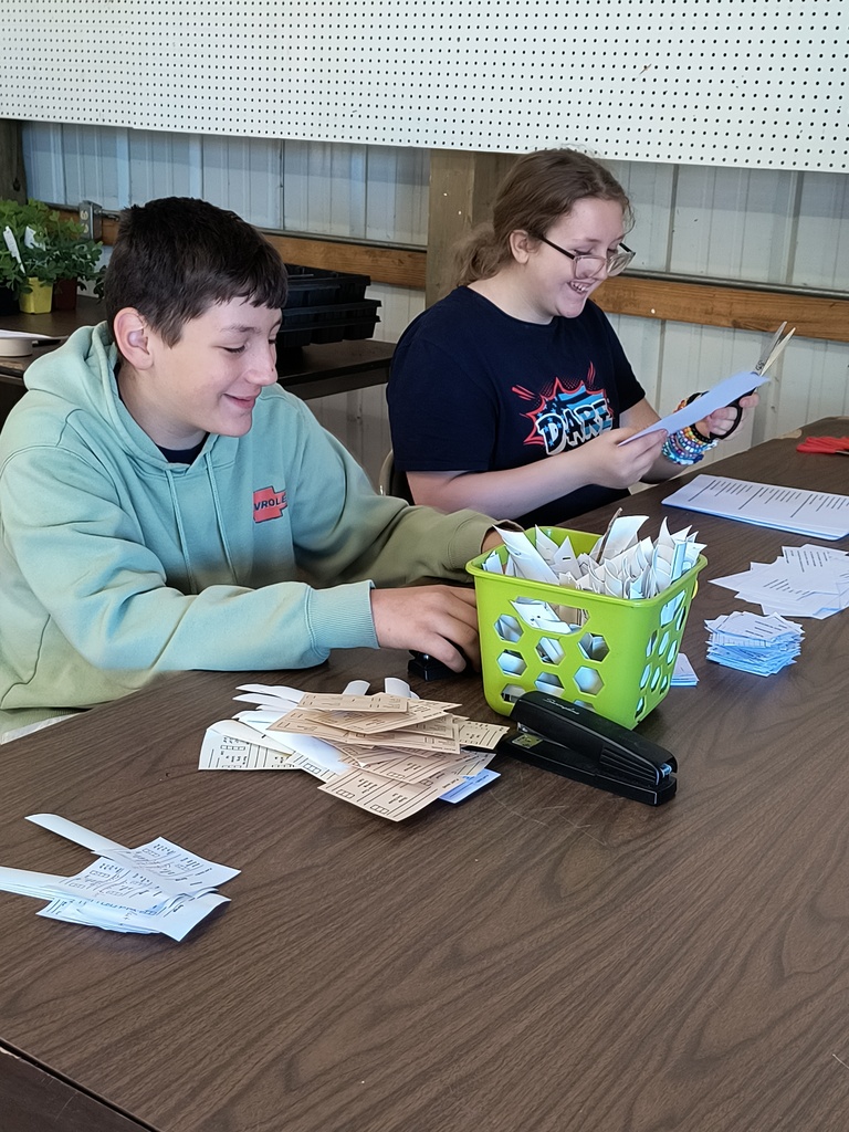 Florence 6th Grade Students getting ready for plant sale