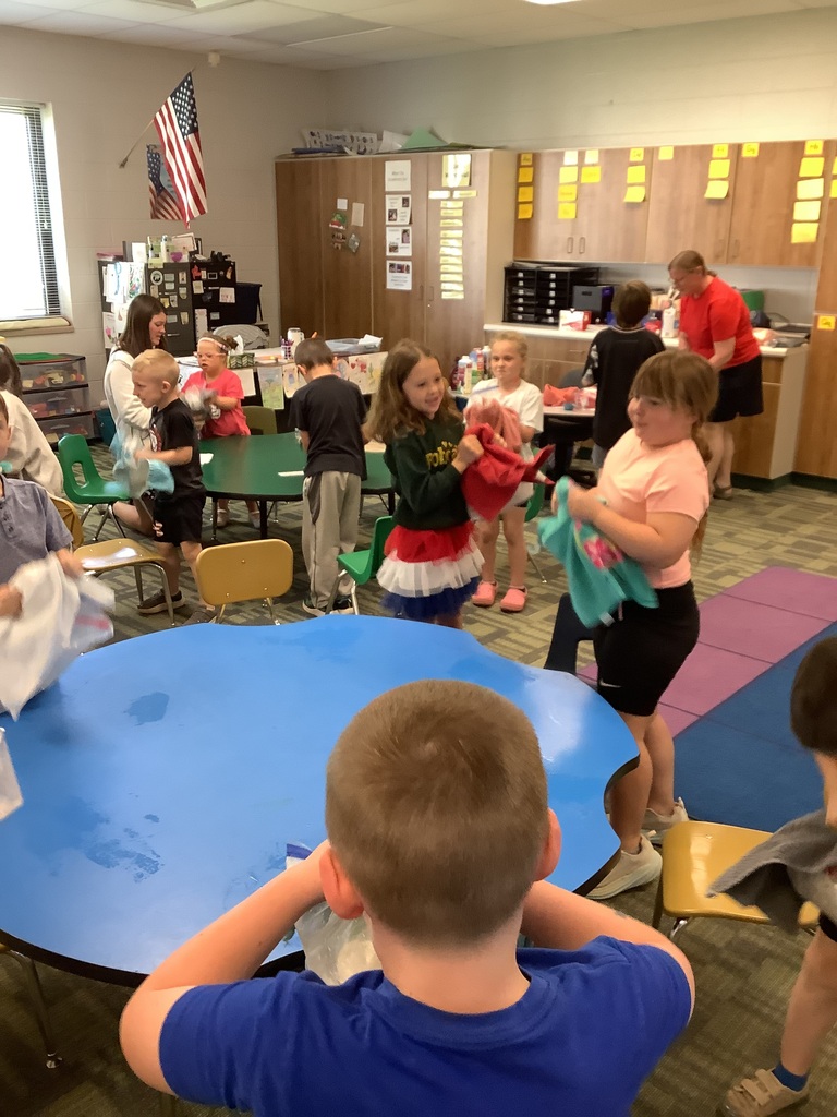 1st Graders making ice cream
