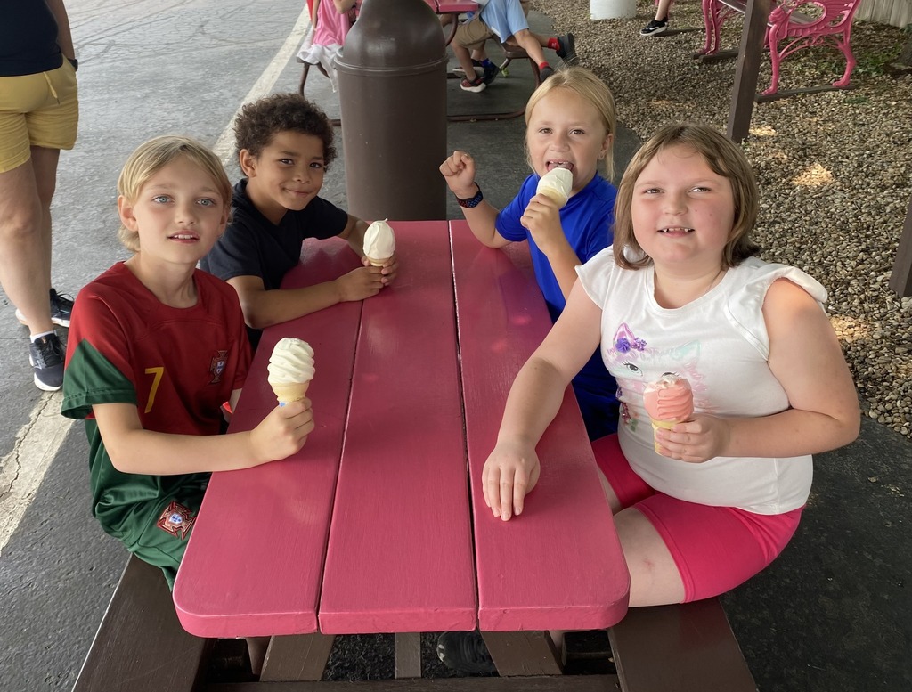 🍦 Mrs. Schroeder's 2nd grade class at Barrie celebrated the end of the school year with one final walking field trip — a sweet visit to Frostie Freeze - Fort Atkinson! The perfect way to enjoy some sunshine, make memories, and enjoy a tasty treat together. ☀️
