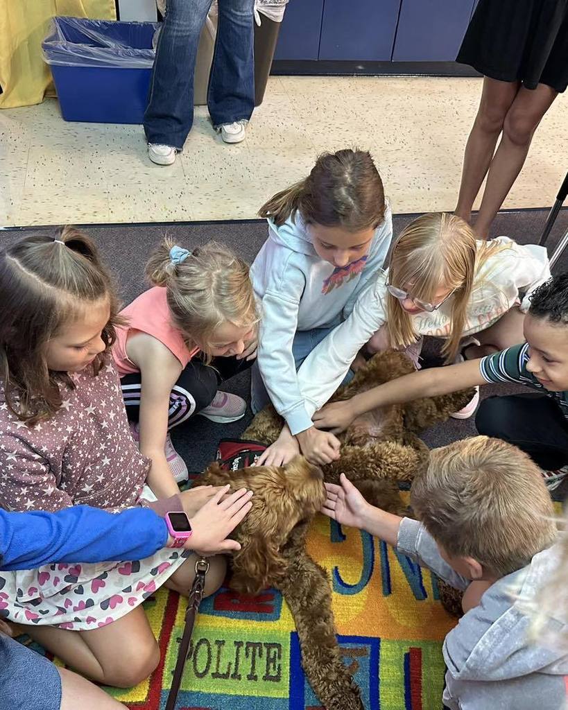 🐾 Moose Tracks made a special appearance to greet our students!