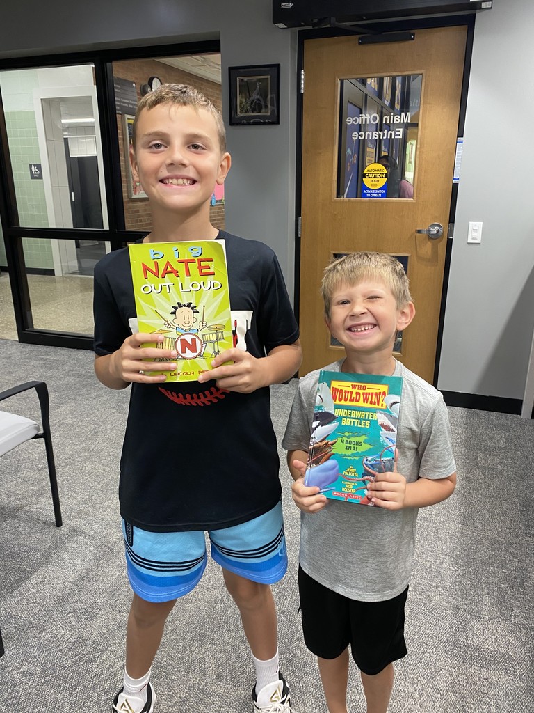 📚 A big thank you to all the families who supported the Rockwell Book Fair during conferences last week! Your support helps our PTO continue a wonderful tradition — selecting books for students to receive on their birthdays. 🎉 Landon and Elijah each found the perfect books to celebrate their special day! 🎂📖