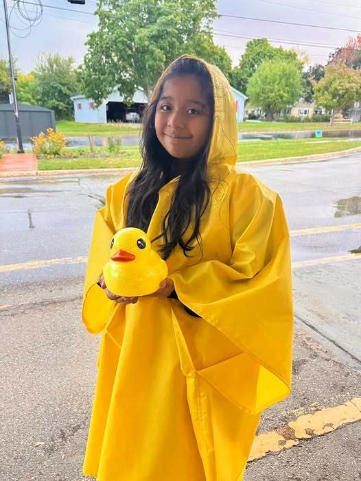 We are so thankful for our Rockwell Safety Patrollers who help students get to school safely in all kinds of weather! ☔️❄️🌞
