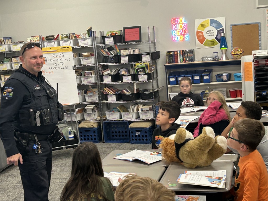 This week, Officer Enger visited Luther to teach DARE classes to our 5th graders! Students had meaningful conversations about what it means to be responsible at home, at school, and in the community. They also learned about the DARE Decision Making Model and how to make safe and healthy choices.