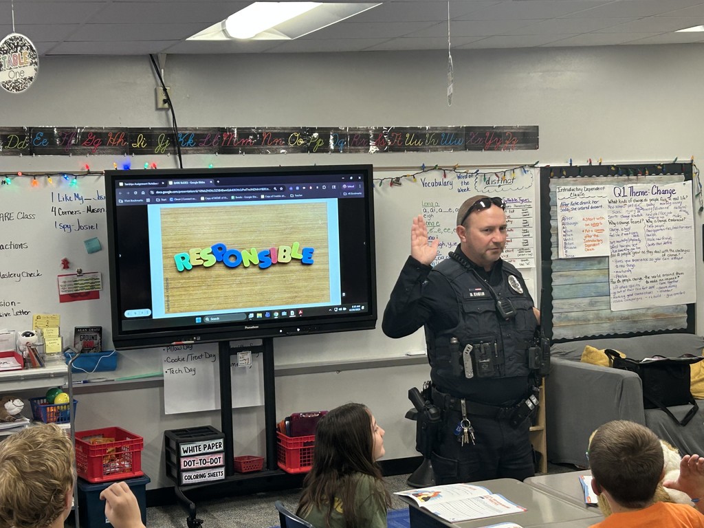 This week, Officer Enger visited Luther to teach DARE classes to our 5th graders! Students had meaningful conversations about what it means to be responsible at home, at school, and in the community. They also learned about the DARE Decision Making Model and how to make safe and healthy choices.