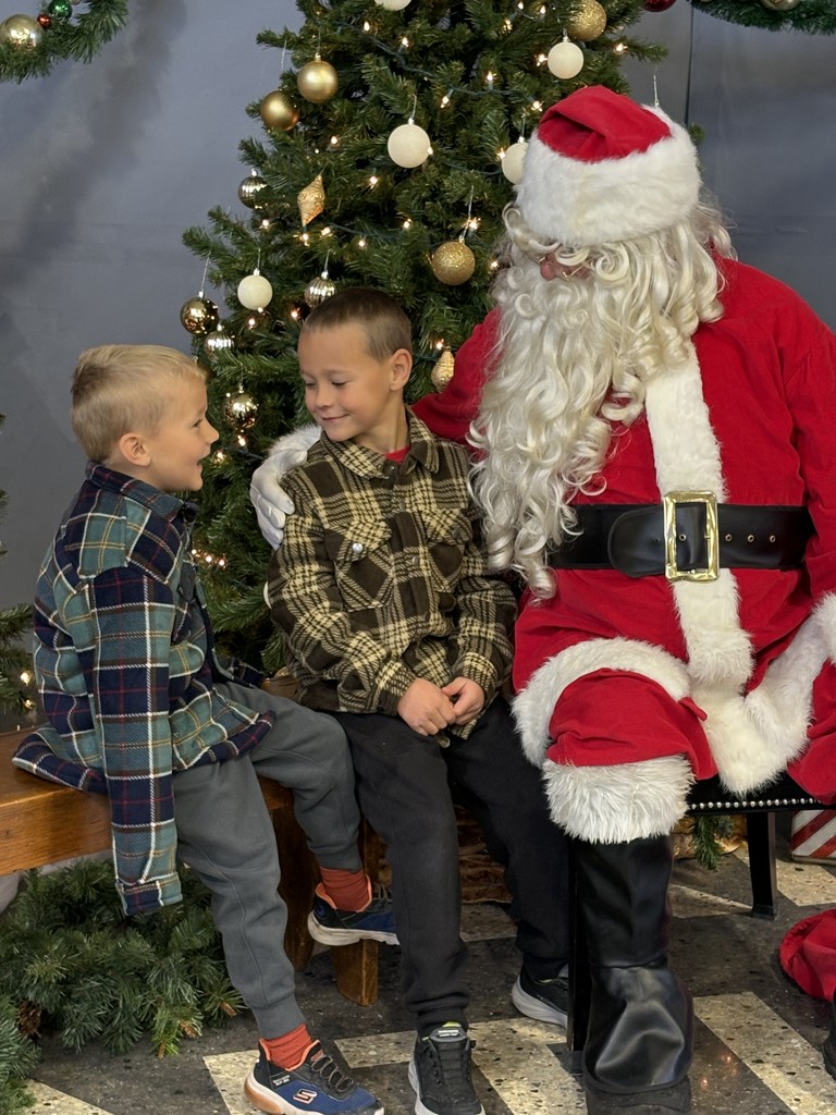 ✨ Purdy Elementary kicked off the holiday season in the best way! 🎅🥞 This past Saturday, families gathered for Breakfast with Santa, and the cafeteria was filled with holiday cheer, big smiles, laughter, and plenty of festive fun. ❤️🎄  A special thank you to the Kiwanis Club of Fort Atkinson for cooking, volunteering, and helping make this event truly special. We appreciate you! 🙌  Thank you to everyone who joined us and added to the magic of the morning!