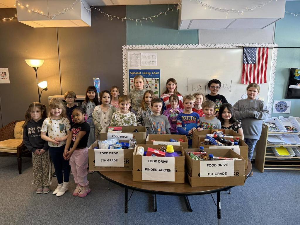 The Purdy Green Team coordinated a Food and Supply Drive to benefit the Fort Atkinson Food Pantry and the Humane Society of Jefferson County, and it was a WONDERFUL event!  Thank you to all of our families who donated, and to the Green Team members who helped make it a success 💚