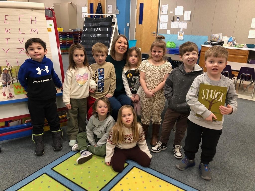 📚✨ Mystery Reader Fun in 4K!  Mrs. Shuda's 4K kiddos at Purdy Elementary were lucky to welcome a very familiar face, Mrs. Beth Nelson, SDFA Early Learning Program Support Teacher, as their Mystery Reader. Mrs. Nelson visits weekly to teach social and emotional lessons to all district 4K classes, and her special visit was a big hit.