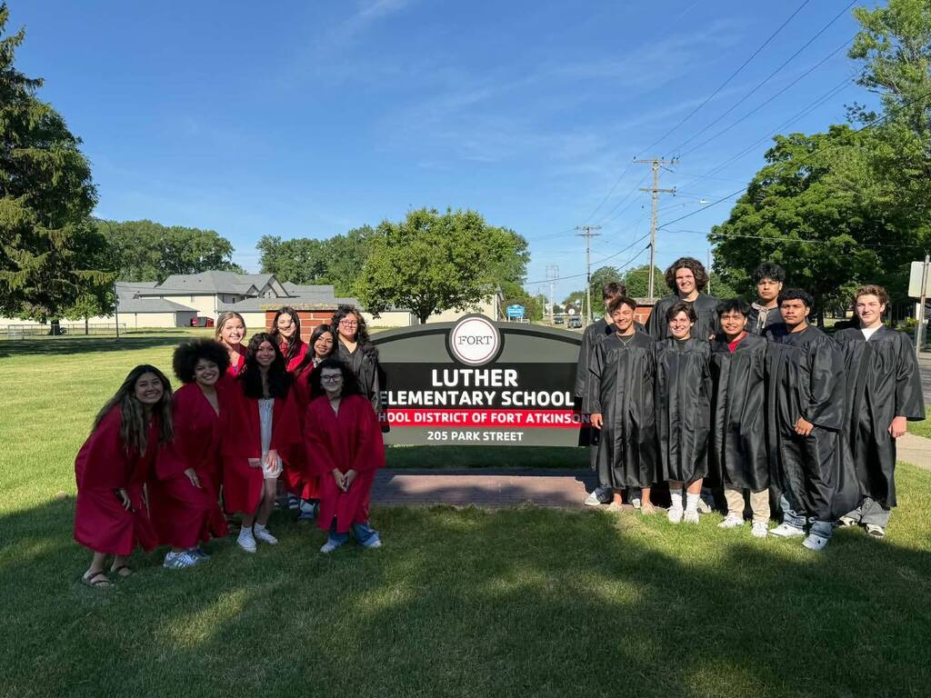 As graduation approaches, our high school seniors took one final walk through the halls where their journeys first began at Purdy, Rockwell, Barrie, and Luther Elementary Schools. Smiling faces, cheers from young students, and familiar memories filled the morning as seniors reflected on how far they’ve come. 