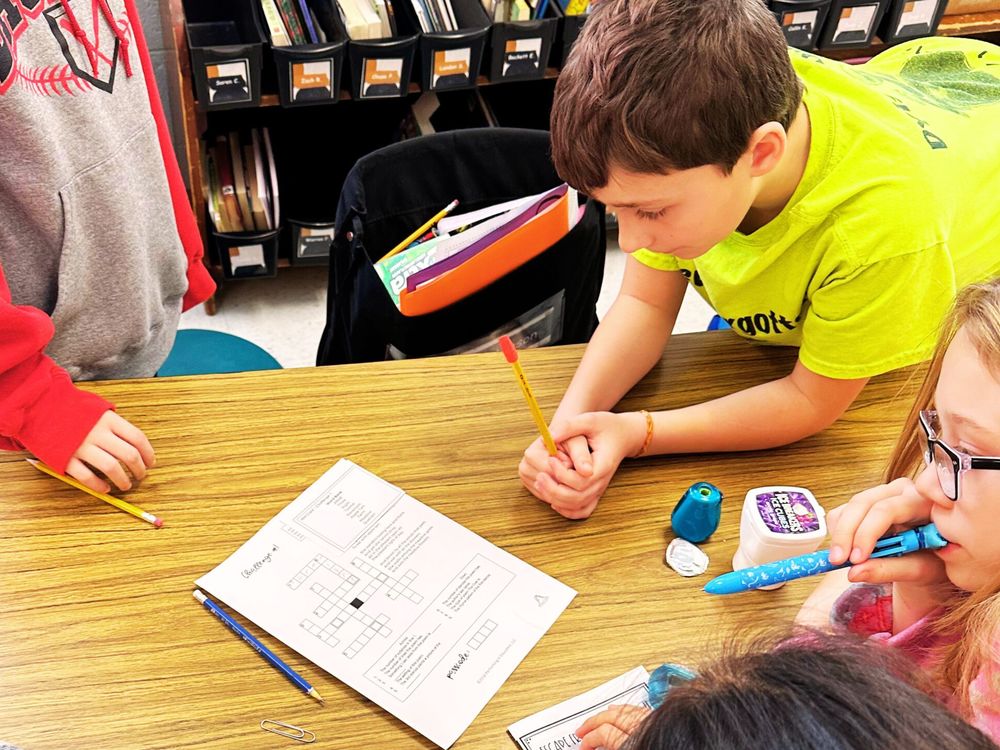 4th graders work on ELA crossword