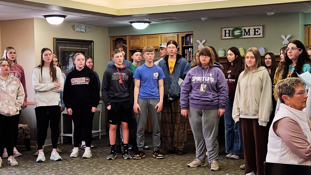 High school students perform at Milestone Senior Living