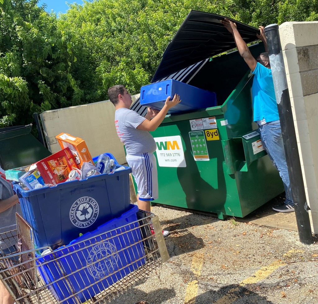 2 Students recycling