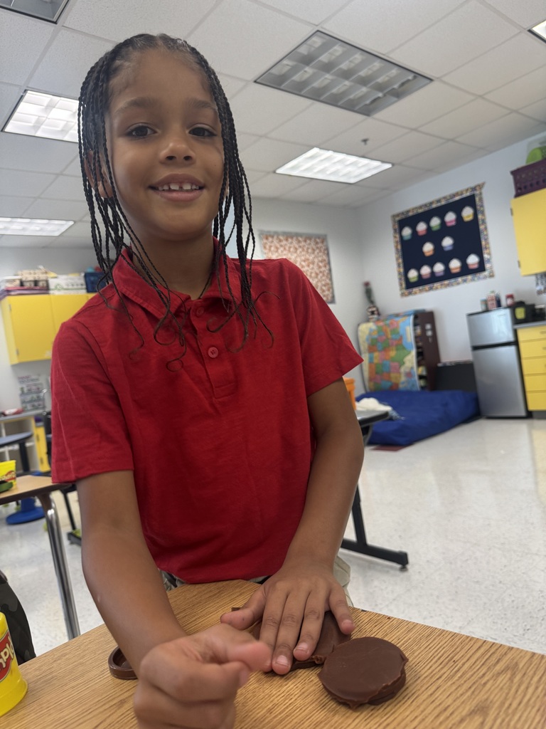 students using playdoh for learning