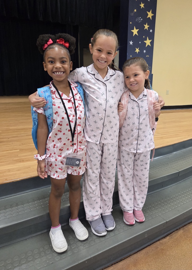 Students with pajamas