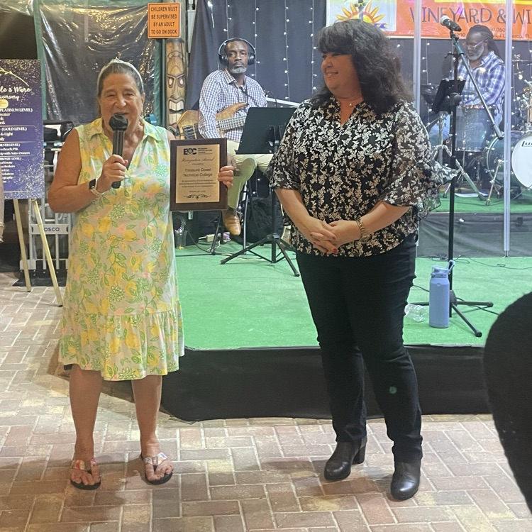 Wendy Grow presenting award. 