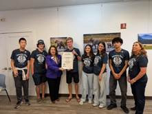 Leo students pinning