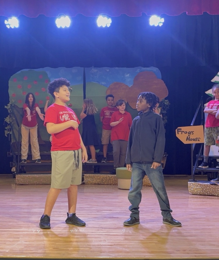 Frog & Toad rehearsal 