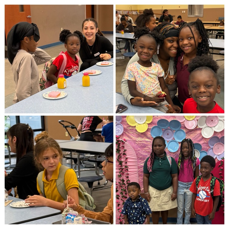 Muffins with Moms