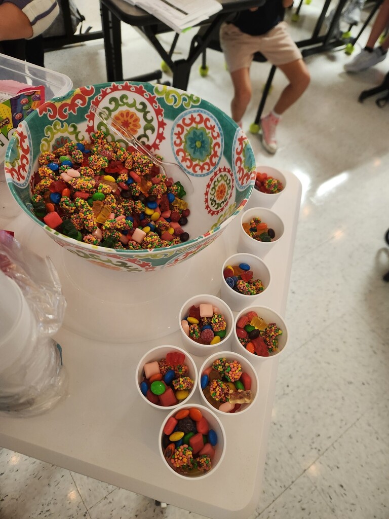 Kids experimenting about matter