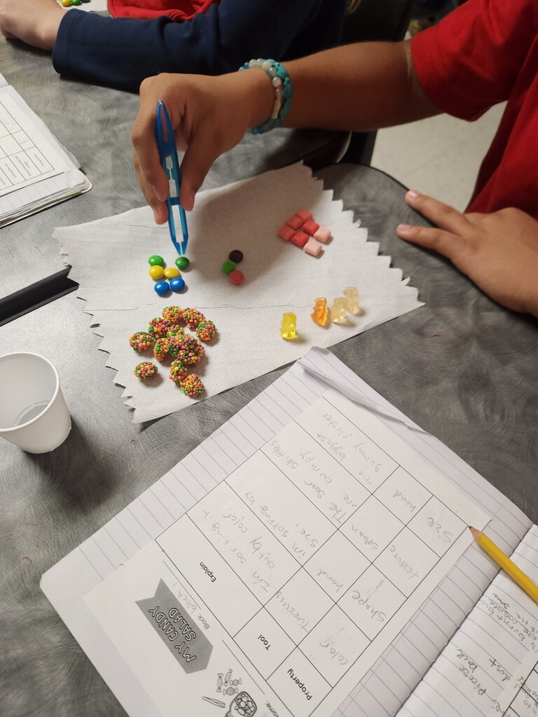 Kids experimenting about matter