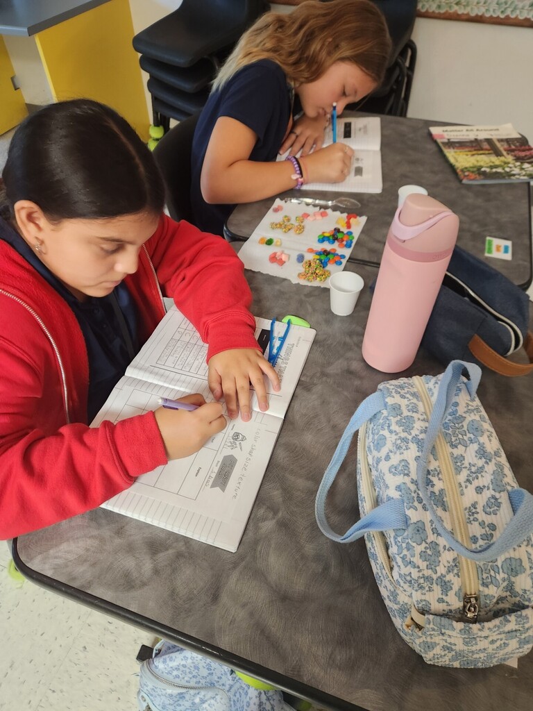 Kids experimenting about matter