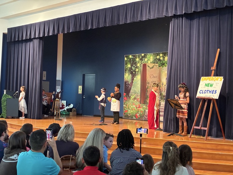 3rd grade performance at the IB Showcase