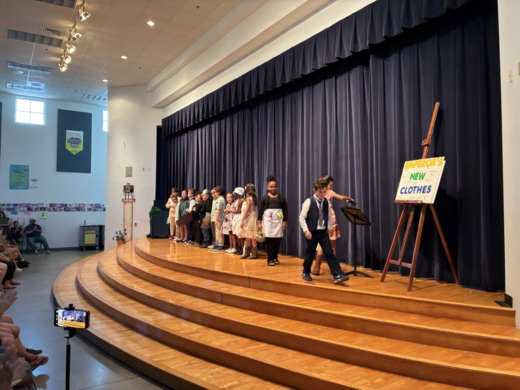 3rd grade performance at the IB Showcase