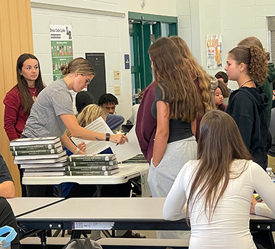 Students pick up yearbooks