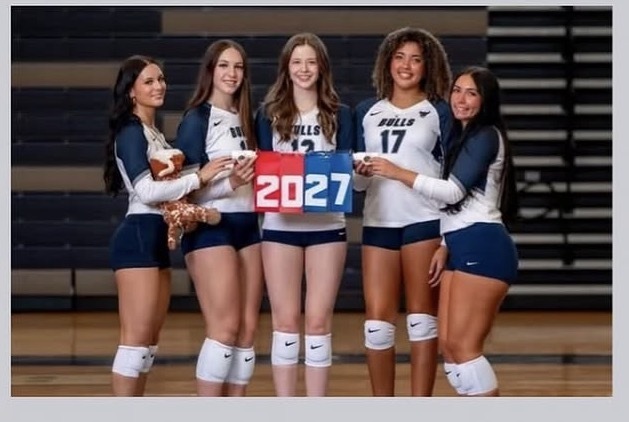 Class of 2027 Volleyball Seniors Group Photo