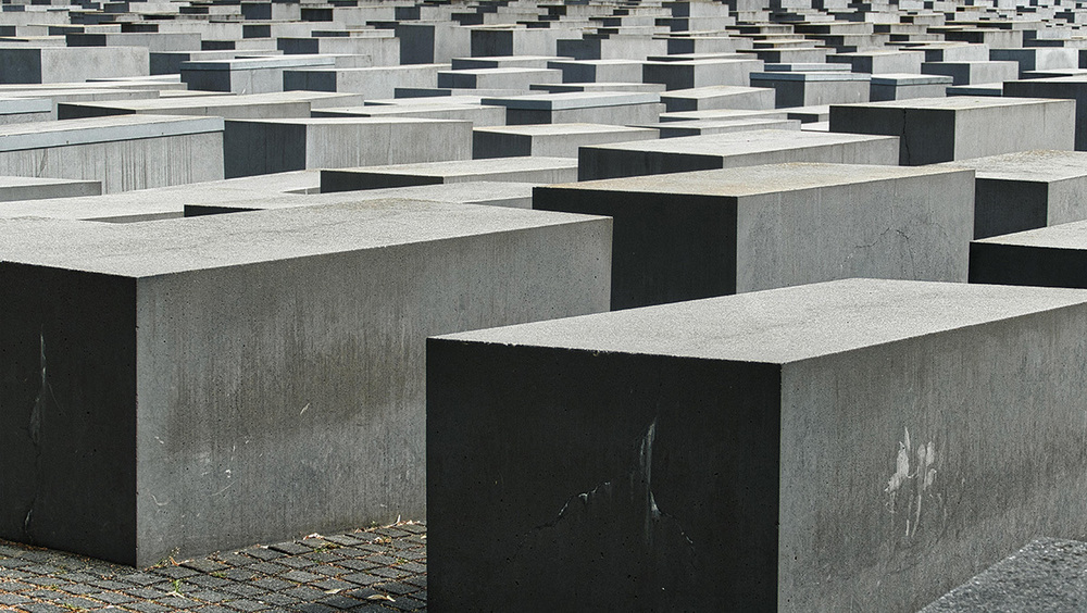 holocaust memorials
