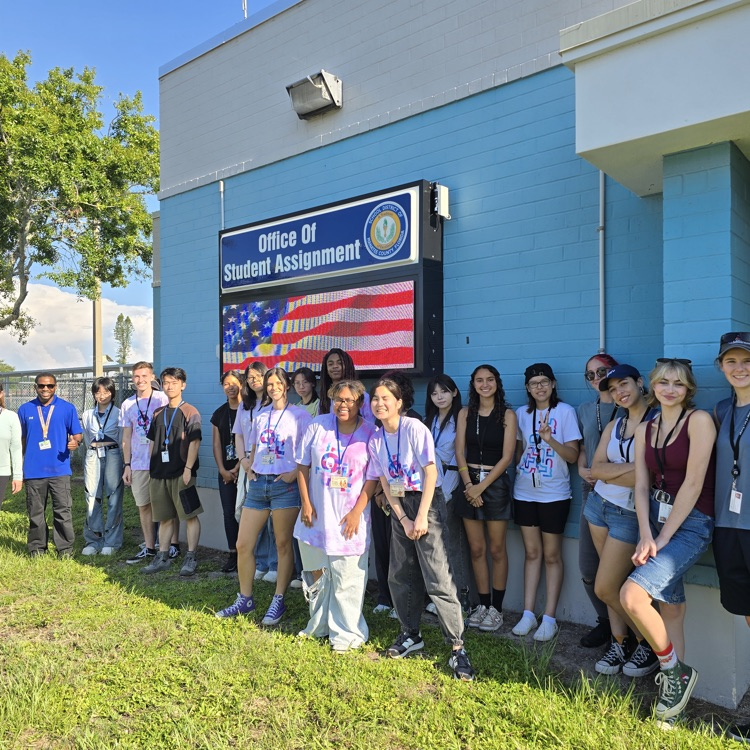 A group of student leaders from Ringling College gathered in Palmetto for a beautification project