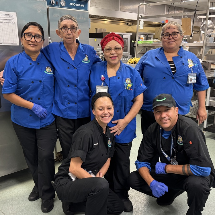 School cafeteria staff at Samoset elementary