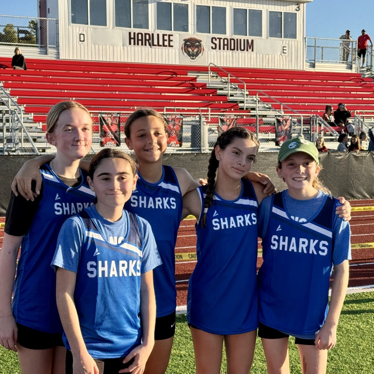 girls runners from Harvey K-8 at North River Ranch run their first cross country meet
