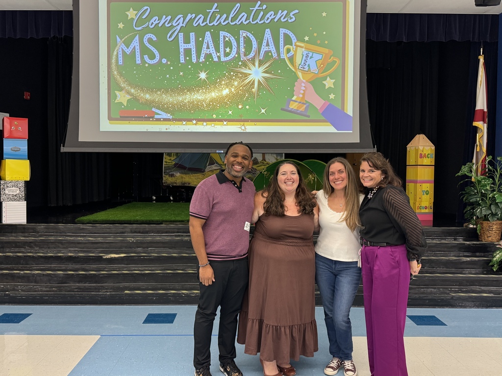 From left to right: Miguel (MIX 100.7), Ms. Haddad (Teacher), Holly (MIX 100.7), and Principal Melissa Porco at Kinnan Elementary. 