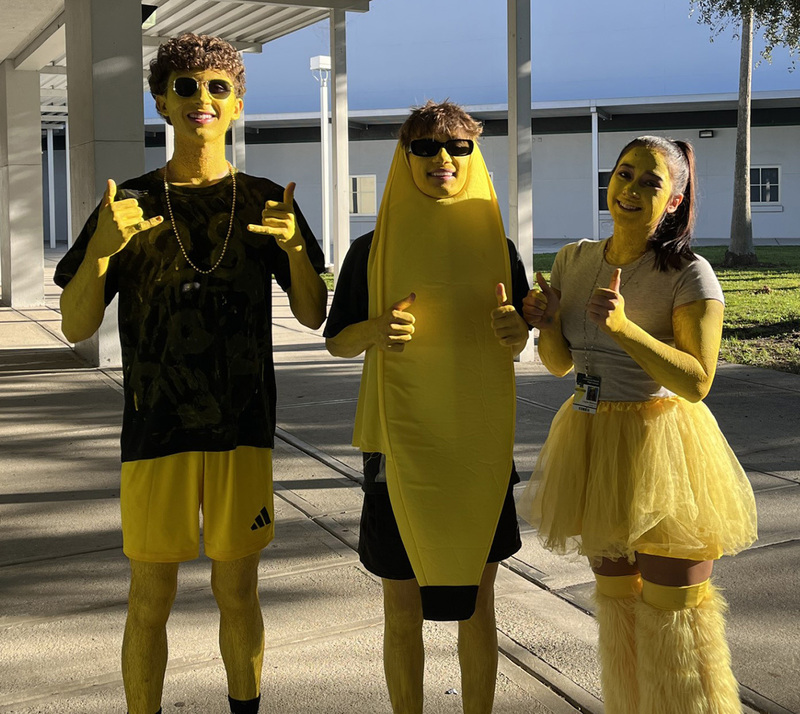 yellow-clad junors