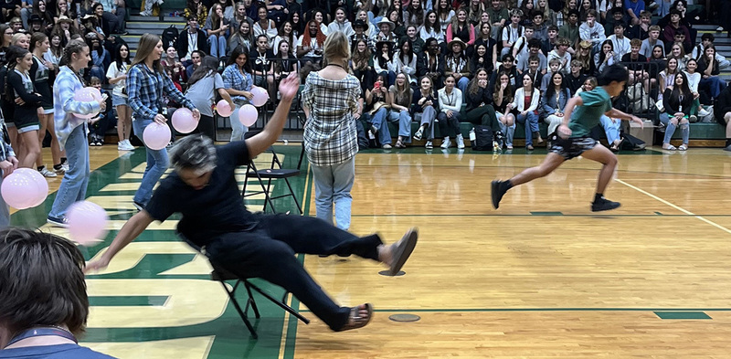 thriller video hoco 2025 balloon sit
