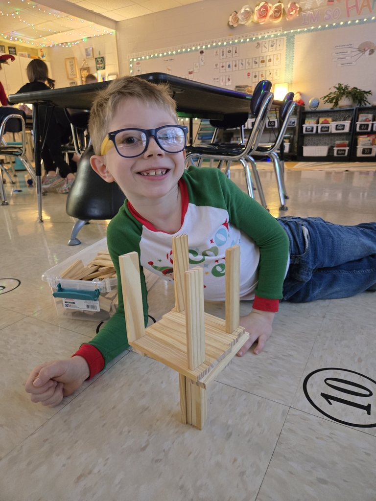 students building with blocks