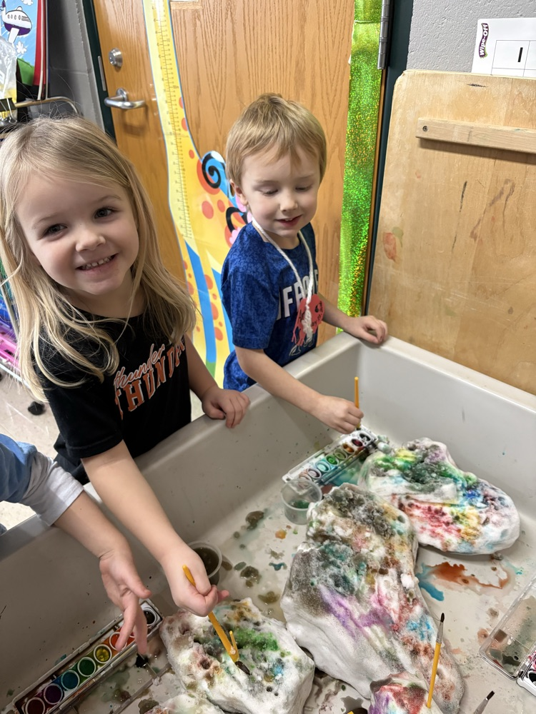 Too cold to play outside so Ms.Falkner brought snow inside. 🎨❄️🐵
