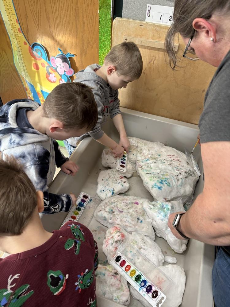 Too cold to play outside so Ms. Falkner brought snow inside. 🎨❄️😍