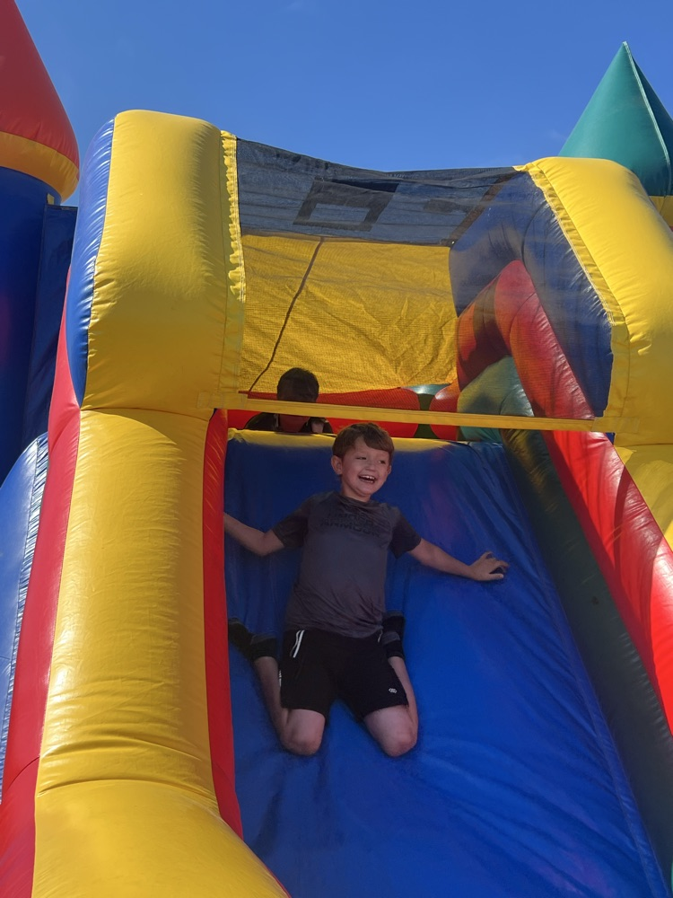 bounce house 