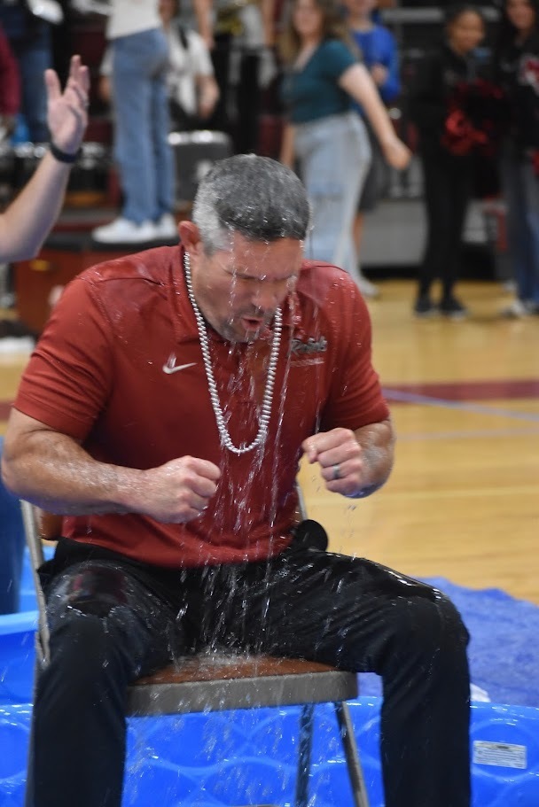 Cooper takes one for the team in Ice Bucket Challenge