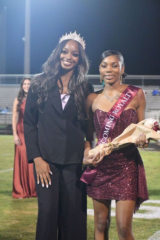 2026 2nd Runner up Kristian Hiller with the Previous Homecoming Queen
